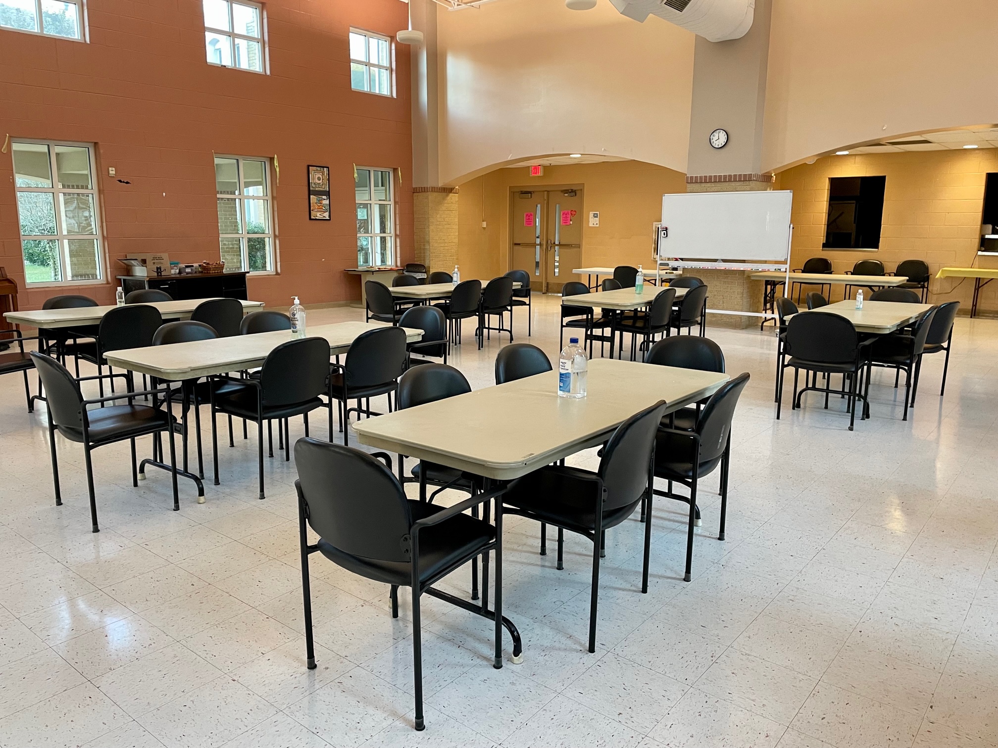 Great Meeting room Space -Close to Airport with Free Parking! - office ...